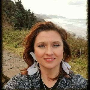 Meet your Posher, Stacy